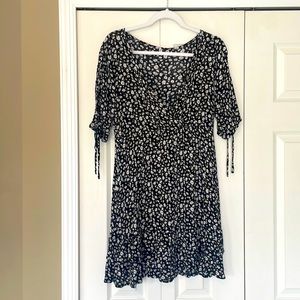 V-neck elbow sleeve floral ruffle mini dress